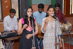 STUDENTS-PERFORMING-SHARAD-VANANDA-AND-WELCOME-SONG-DURING-CONVOCATION-CEREMONY